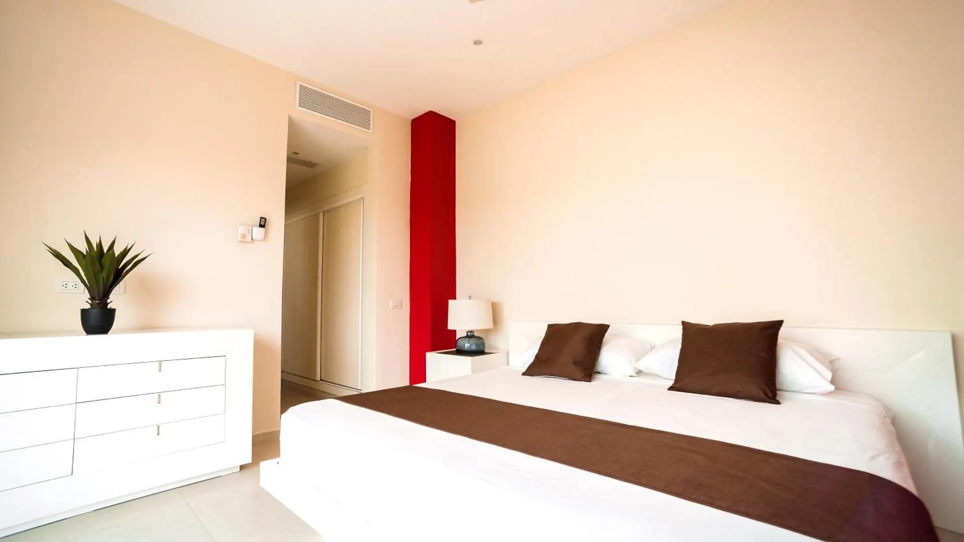 Luxury Villa Iberosta Del Mar - 4Bdr, Private Beach, Pool & Jacuzzi Punta Cana