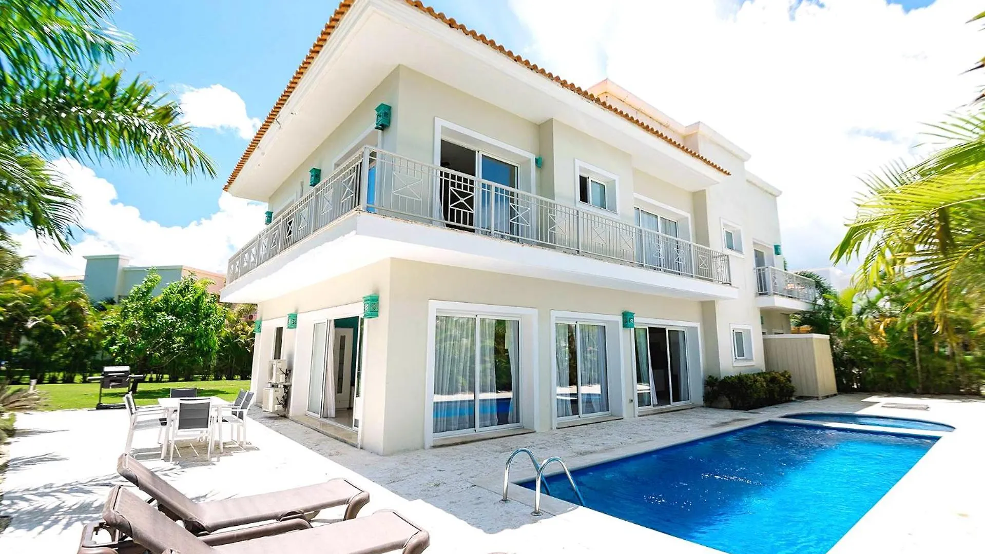Luxury Villa Iberosta Del Mar - 4Bdr, Private Beach, Pool & Jacuzzi Punta Cana 0*,  Dominicaanse Republiek